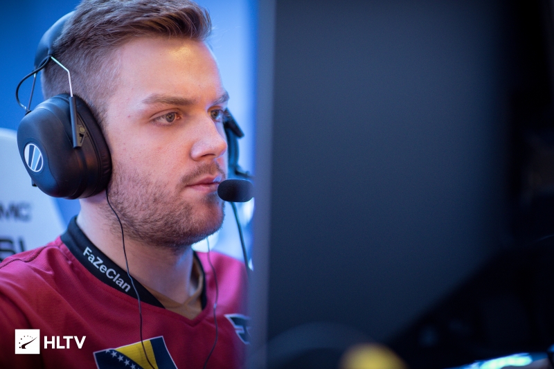 庆祝【2022LPL年度最佳阵容】的产生，精选英雄和皮肤将在2022年12月16日期间限时半价销售